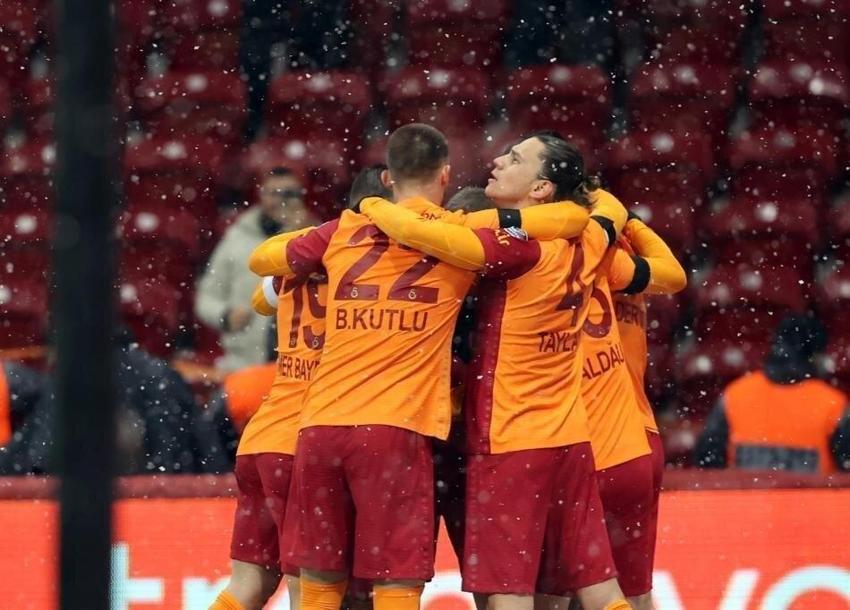 Torrent'e yetersiz dedi Galatasaray'ın oynayacağı sistemi açıkladı! Gomis...