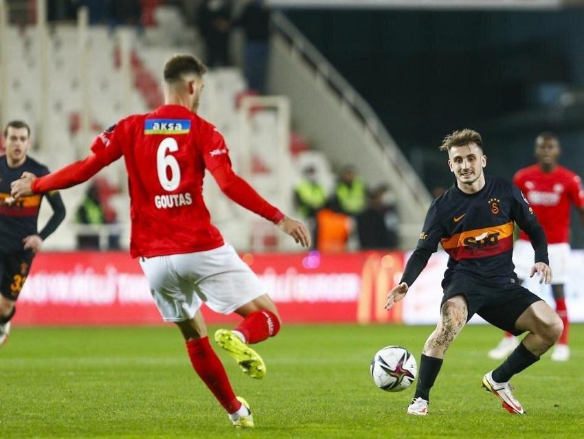 Torrent'e yetersiz dedi Galatasaray'ın oynayacağı sistemi açıkladı! Gomis...