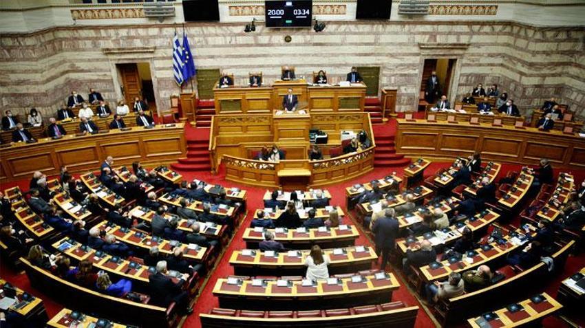 Yunanistan'dan Fransa'ya tepki: Türkiye adaların egemenliğinden şüphe ederken...