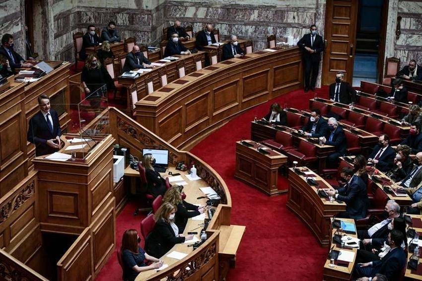 Yunanistan'dan Fransa'ya tepki: Türkiye adaların egemenliğinden şüphe ederken...