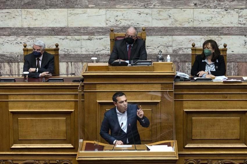 Yunanistan'dan Fransa'ya tepki: Türkiye adaların egemenliğinden şüphe ederken...