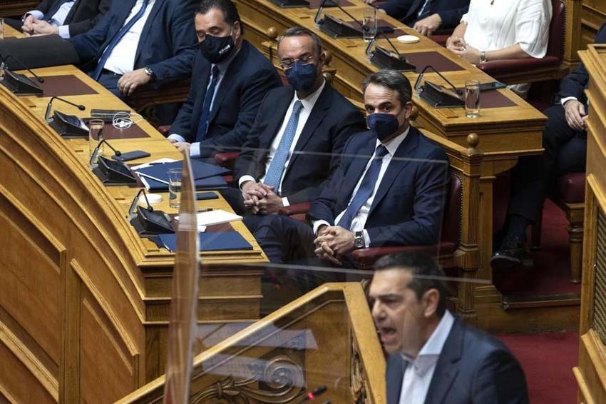 Yunanistan'dan Fransa'ya tepki: Türkiye adaların egemenliğinden şüphe ederken...
