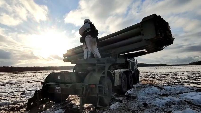 Dünya kırmızı alarmda! Rusya, Ukrayna'yı işgal edecek mi? Saatler kaldı, bölgeden son dakika gelişmeleri...