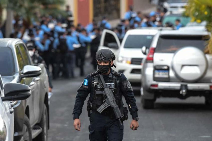 Honduras'ta eski devlet başkanı Juan Orlando Hernandez'i canlı yayında gözaltına aldılar!
