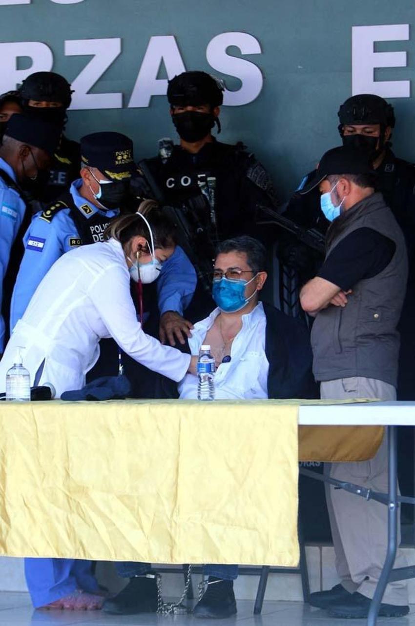 Honduras'ta eski devlet başkanı Juan Orlando Hernandez'i canlı yayında gözaltına aldılar!