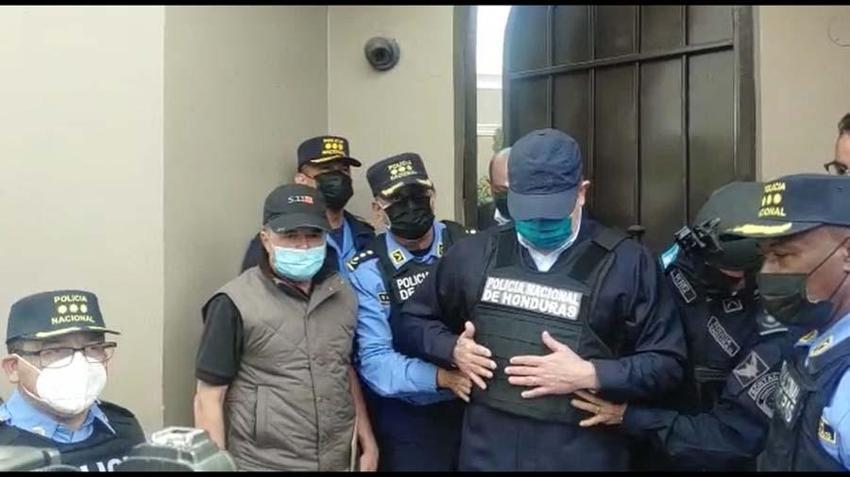 Honduras'ta eski devlet başkanı Juan Orlando Hernandez'i canlı yayında gözaltına aldılar!