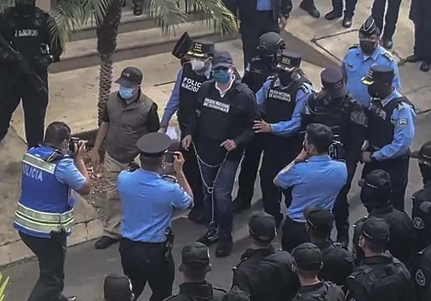 Honduras'ta eski devlet başkanı Juan Orlando Hernandez'i canlı yayında gözaltına aldılar!