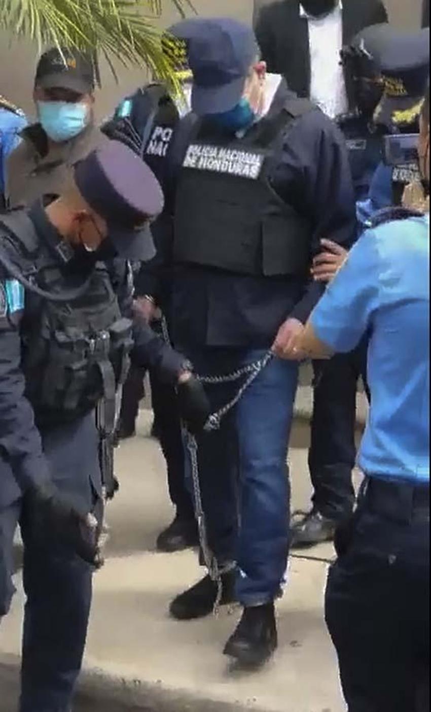 Honduras'ta eski devlet başkanı Juan Orlando Hernandez'i canlı yayında gözaltına aldılar!