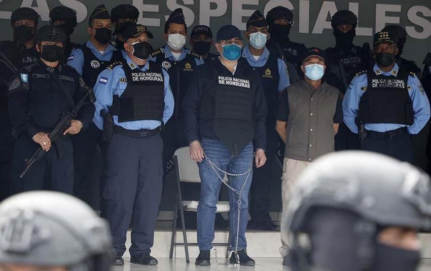 Honduras'ta eski devlet başkanı Juan Orlando Hernandez'i canlı yayında gözaltına aldılar!