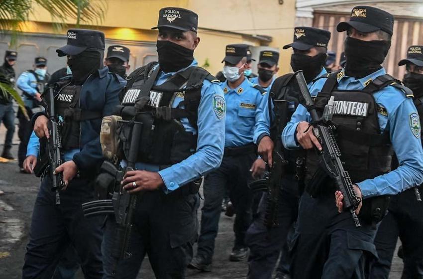 Honduras'ta eski devlet başkanı Juan Orlando Hernandez'i canlı yayında gözaltına aldılar!