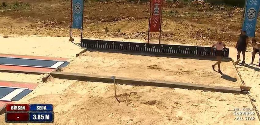 Mert'in Sude'e verdiği Sevgililer Günü çiçeği ortalığı karıştırdı! Nisa çıldırdı...