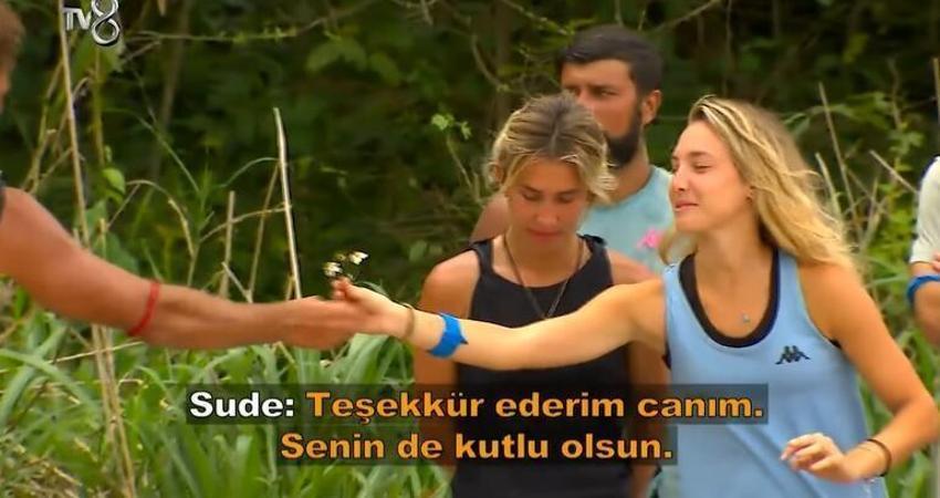 Mert'in Sude'e verdiği Sevgililer Günü çiçeği ortalığı karıştırdı! Nisa çıldırdı...