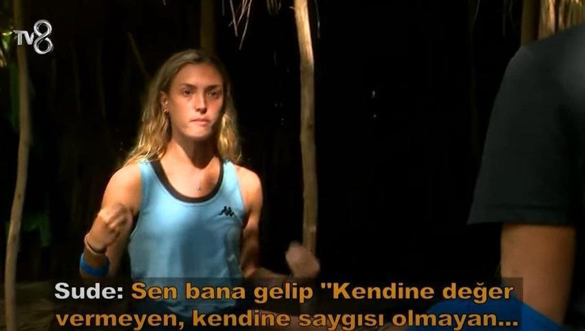 Mert'in Sude'e verdiği Sevgililer Günü çiçeği ortalığı karıştırdı! Nisa çıldırdı...