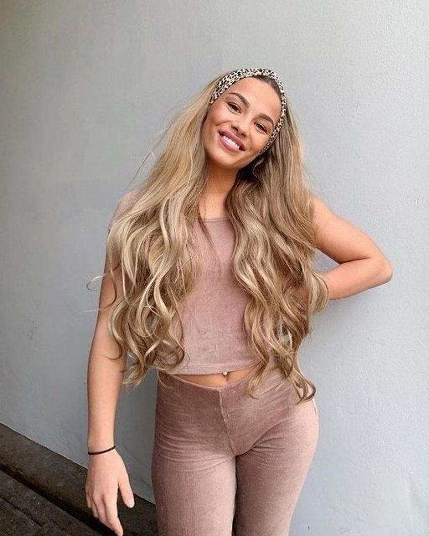 Kadın askerler fotoğrafları çekinmeden sosyal medyadan paylaştılar!
