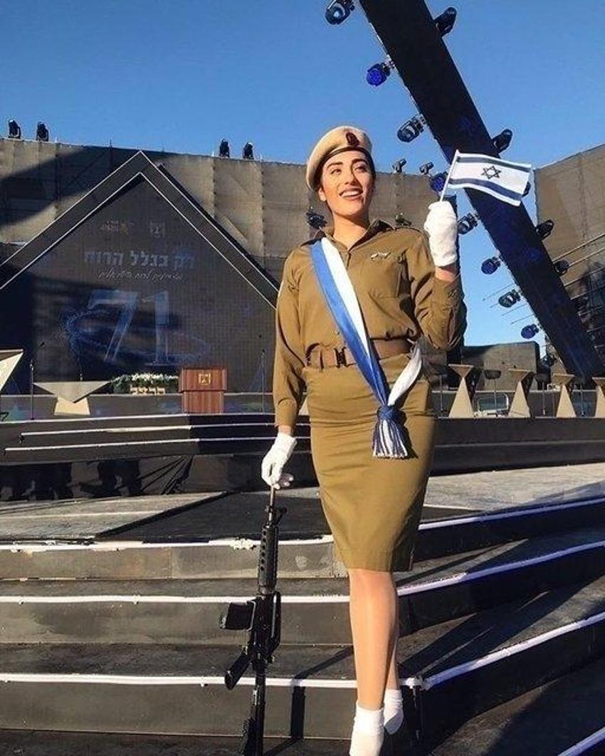 Kadın askerler fotoğrafları çekinmeden sosyal medyadan paylaştılar!