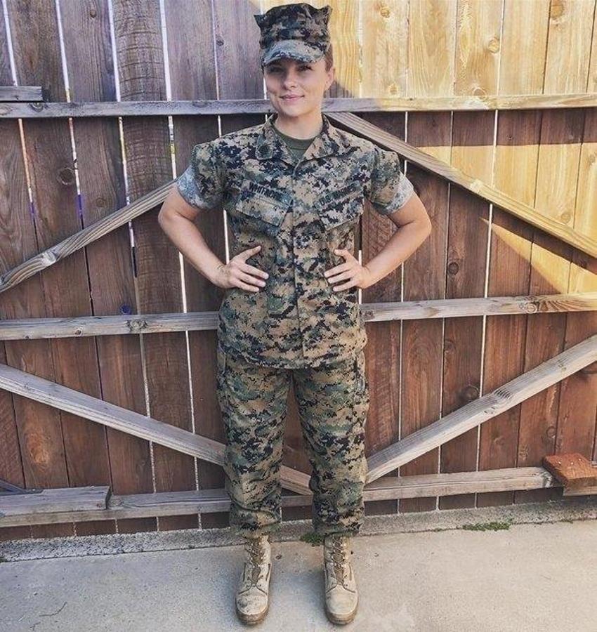 Kadın askerler fotoğrafları çekinmeden sosyal medyadan paylaştılar!