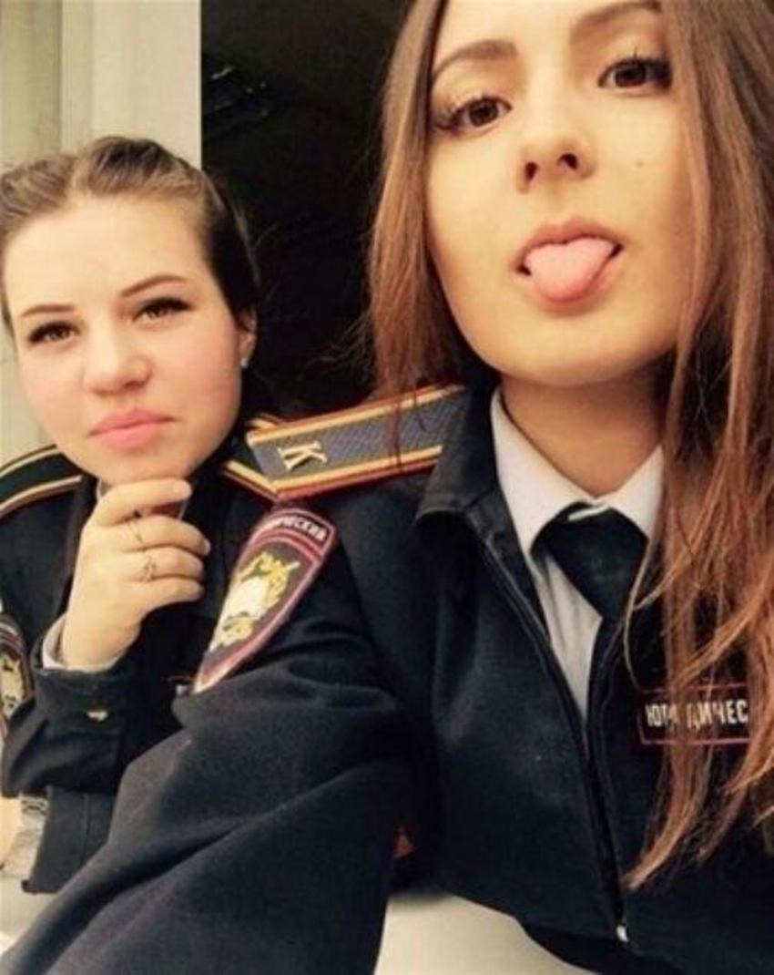 Kadın askerler fotoğrafları çekinmeden sosyal medyadan paylaştılar!