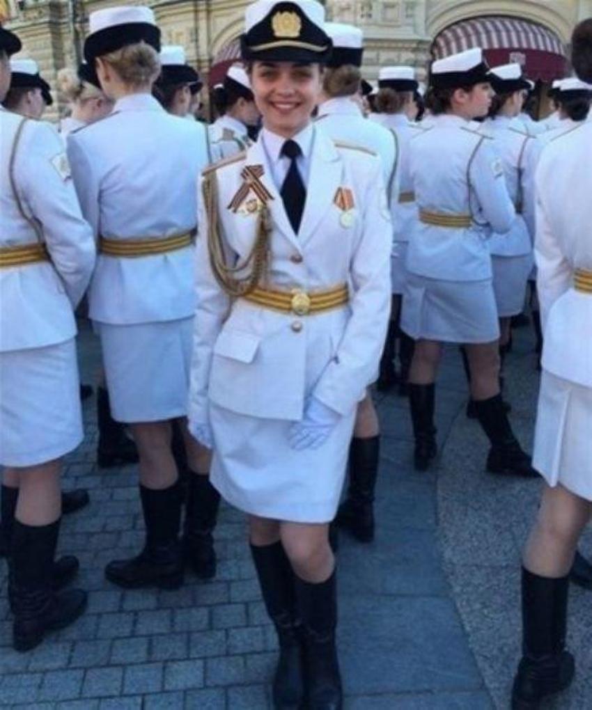 Kadın askerler fotoğrafları çekinmeden sosyal medyadan paylaştılar!