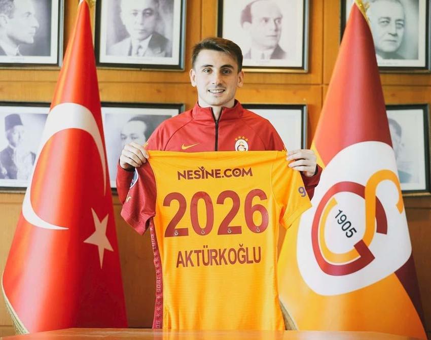 Galatasaray'ın yıldız oyuncusu Kerem Aktürkoğlu'ndan flaş sözler: Süper Lig ekipleriyle görüştüm!