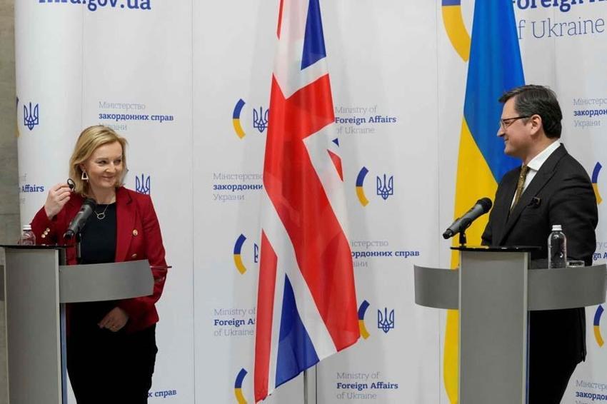 Rusya Devlet Başkanı Vladimir Putin'den Ukrayna'ya kritik çağrı: Kiev'in tek yapması gereken şey...