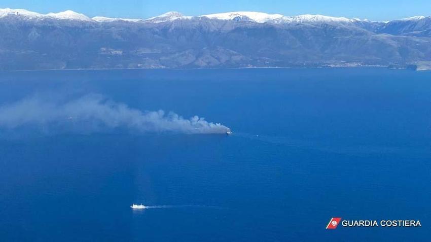 Yunanistan'da felaket! Yanan feribotta 237 yolcu arasında Türkler de vardı...