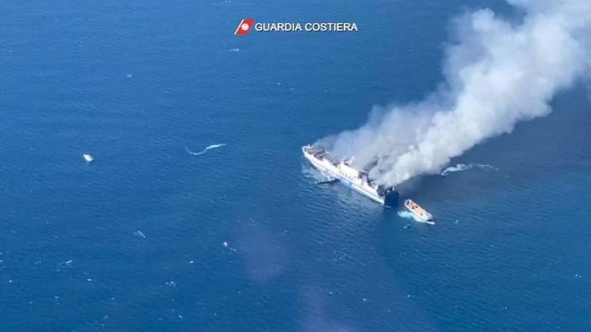 Yunanistan'da felaket! Yanan feribotta 237 yolcu arasında Türkler de vardı...