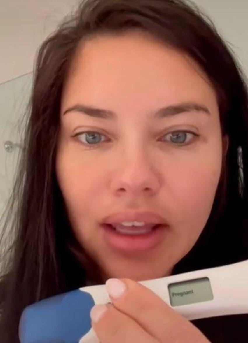Adriana Lima hamile! Sosyal medyadan böyle duyurdu