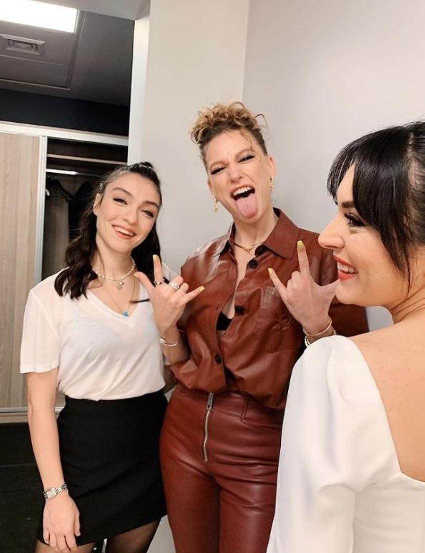 Serenay Sarıkaya'nın gözünü alamadan baktığı şey! 'O kişiyi gördüğümde...'
