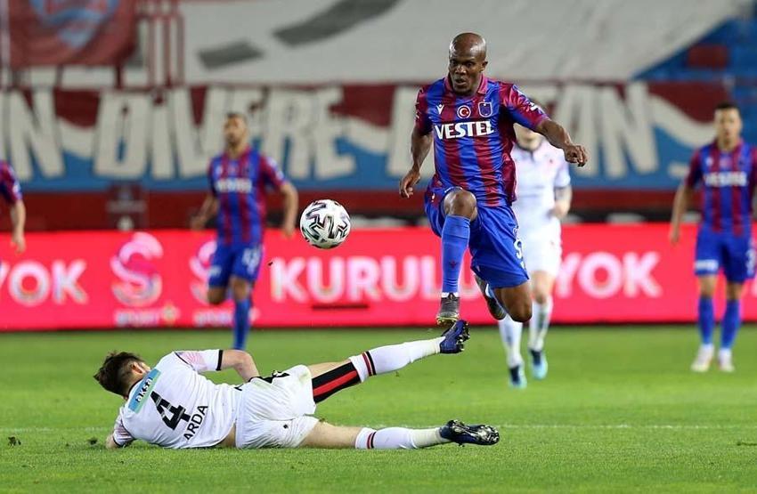 Galatasaray'da futbolun patronları Campos ve Sensibile'den transfer harekatı! 12 yıldızla ön görüşme yapıldı...