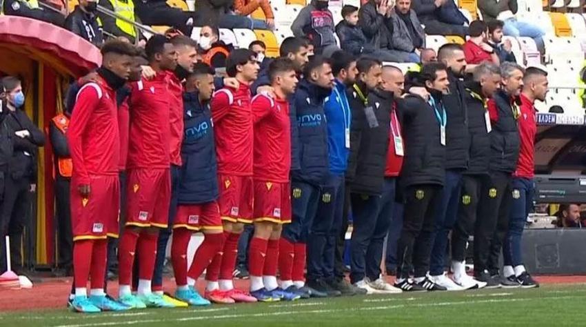 Süper Lig'de görülmemiş protesto! Yeni Malatyaspor - Antalyaspor maçının ilk 20 saniyesinde...