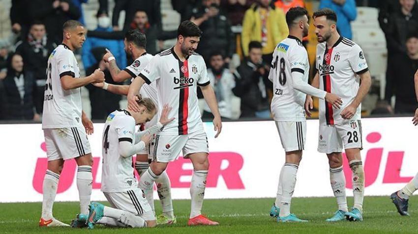 Beşiktaş-Altay maçına damga vurdu! Saha bir anda karıştı, böylesi ilk kez oluyor! Ne yaptın sen Domagoj Vida...