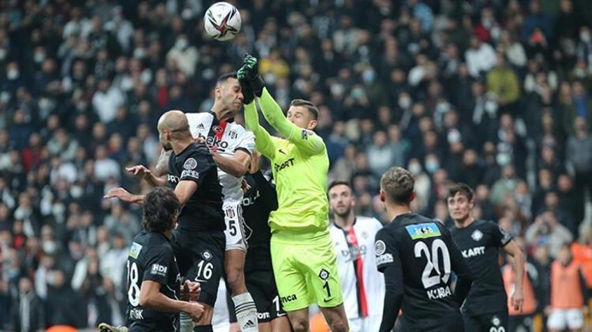 Beşiktaş-Altay maçına damga vurdu! Saha bir anda karıştı, böylesi ilk kez oluyor! Ne yaptın sen Domagoj Vida...