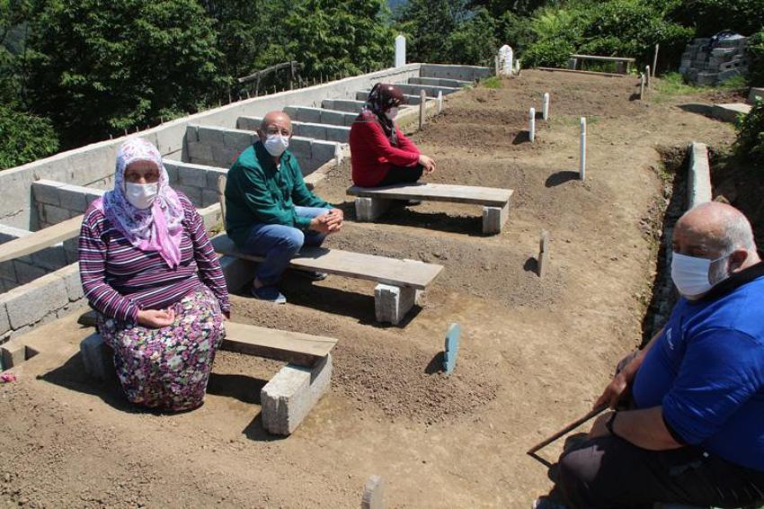Koronavirüsten 8 akrabasını kaybeden Şenay da entübe edildi!