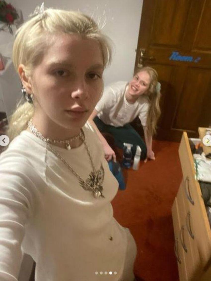 Aleyna Tilki ve Serel Yereli'den yatak pozu! Yorum yağdı...
