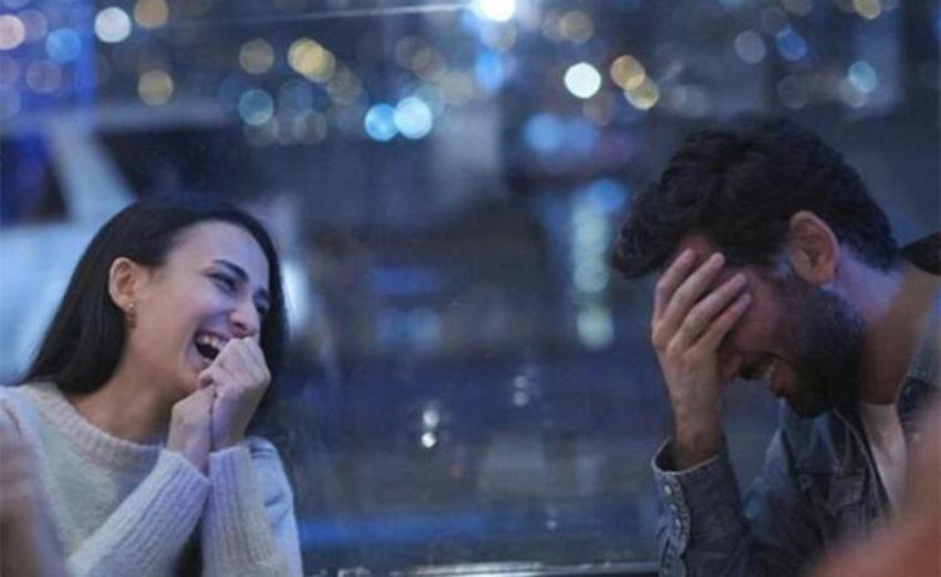 Simge Aköz'den oyuncu sevgilisi Berkay Ateş'e ilan-ı aşk!