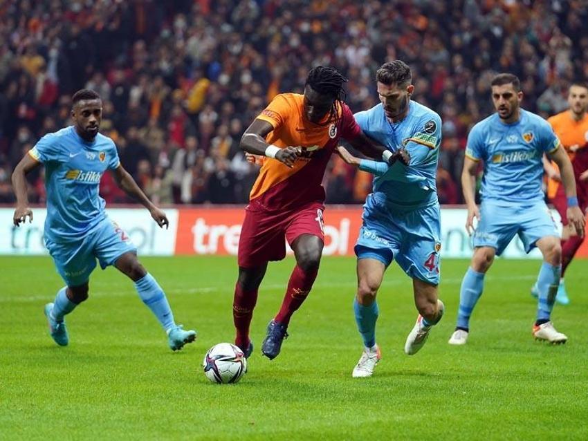 Galatasaray'da 4 kadro dışı birden! Kafile Göztepe'de Arda Turan Fatih Terim'le yemekte...