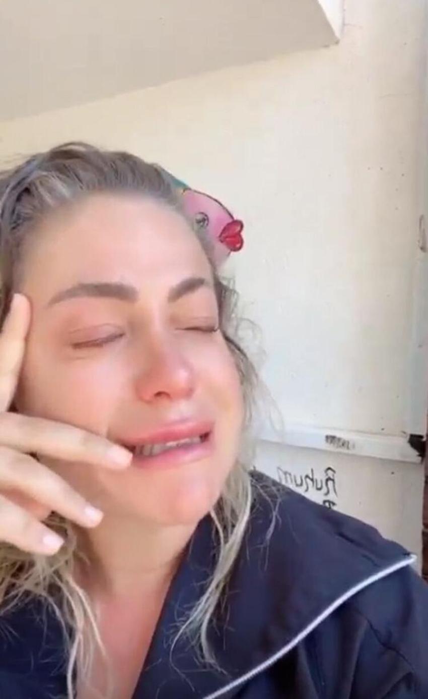 Yeliz Yeşilmen ağlayarak anlattı! 'Hayatımdaki tüm erkeklerden şiddet gördüm'