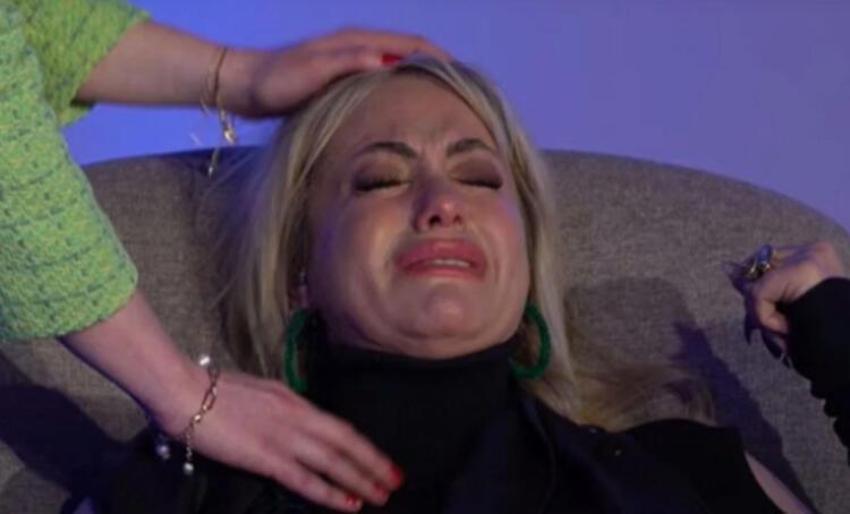 Yeliz Yeşilmen ağlayarak anlattı! 'Hayatımdaki tüm erkeklerden şiddet gördüm'