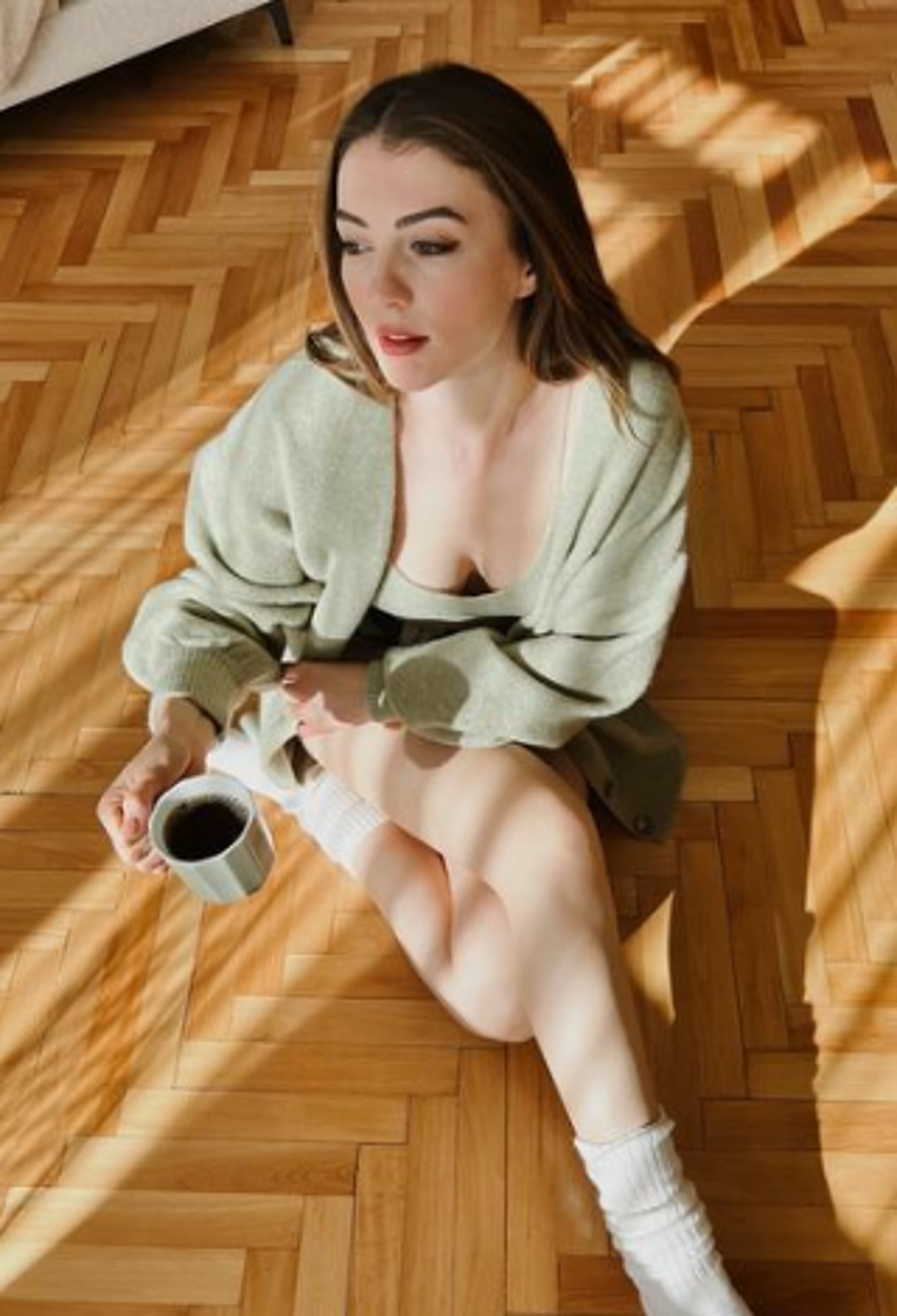 Burcu Özberk'ten gece yarısı pozu! "Sadece dışarı izlemek istemiştim"