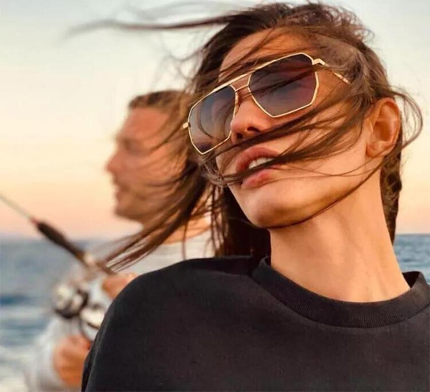 Demet Özdemir'in açıklamalarına hayranlarından cevap! Eski fotoğrafları ortaya çıktı!