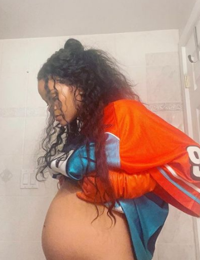 Bebek mavisi bikinisiyle poz verdi! 'Kadın patronluğunu bebe mavisiyle yeniden icat ediyorum'