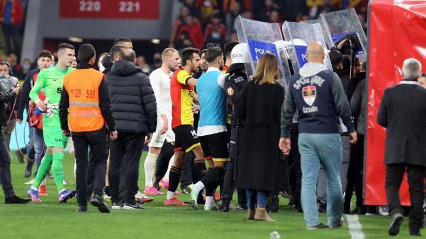 Maç bitti isyan dinmedi! Galatasaray'ın yıldızına çok sert sözler 'Utanmaz terbiyesiz...'