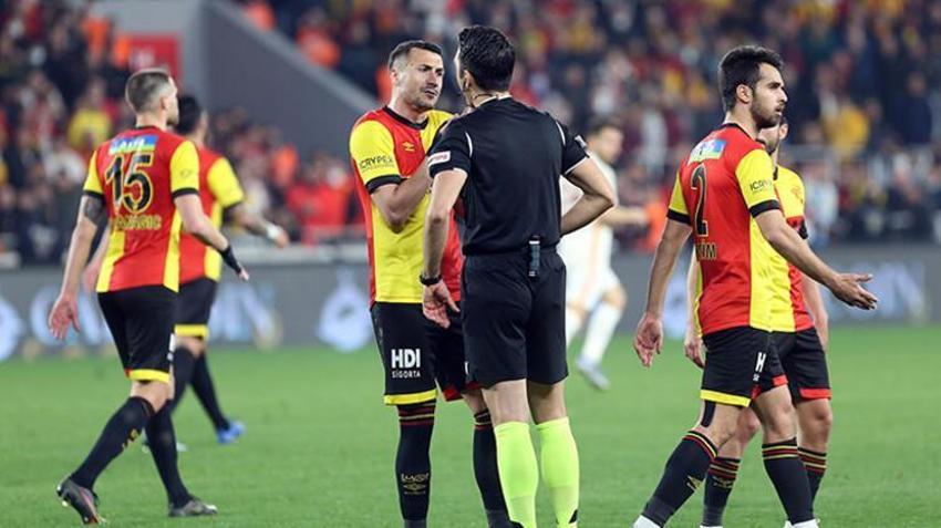 Maç bitti isyan dinmedi! Galatasaray'ın yıldızına çok sert sözler 'Utanmaz terbiyesiz...'