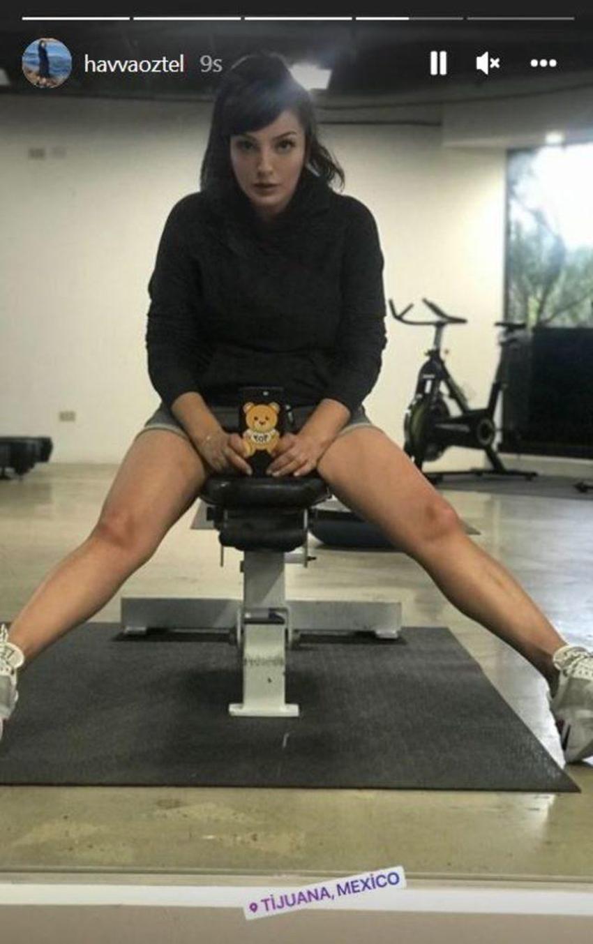 Aleyna Tilki’nin annesi Havva Öztel süper mini şortuyla spor salonundan paylaştı!  Yorum yağdı...