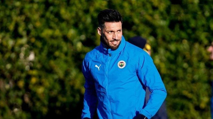 Camia Ferdi Kadıoğlu'nu takip ederken... Fenerbahçe'de sürpriz ayrılık ülkesine geri dönüyor