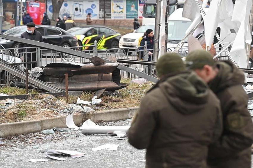 Ukrayna’da başkent Kiev’de sirenler çalıyor, halk kenti terk ediyor!