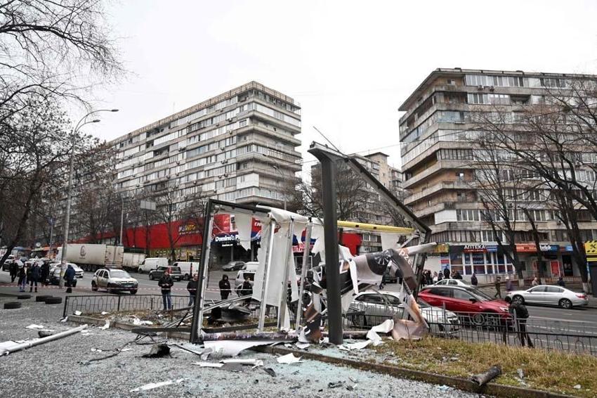 Ukrayna’da başkent Kiev’de sirenler çalıyor, halk kenti terk ediyor!