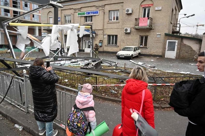 Ukrayna’da başkent Kiev’de sirenler çalıyor, halk kenti terk ediyor!