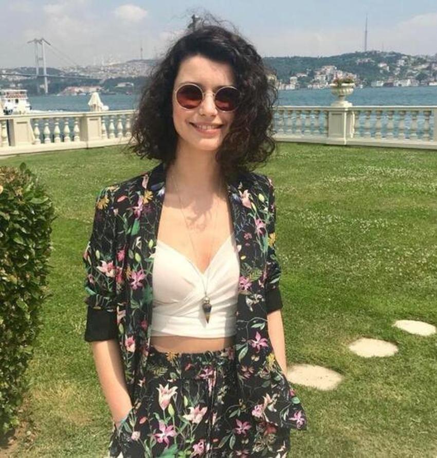 Beren Saat imaj değiştirdi,yorum yağdı! 'Bihter Ziyagil olmuşsun'
