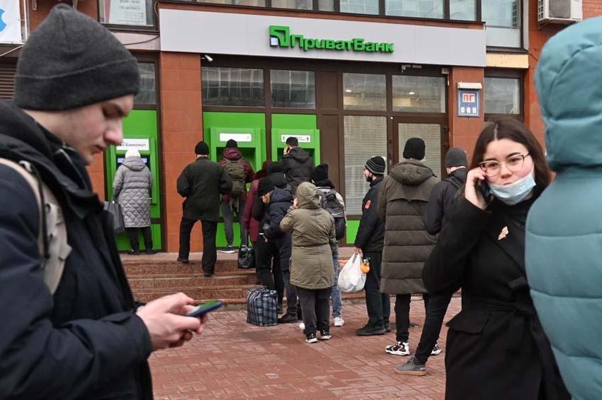 Rus helikopterleri Kiev'e girdi! 74 askeri tesis imha edildi, 114 Ukrayna askeri teslim oldu çok sayıda ölü var...